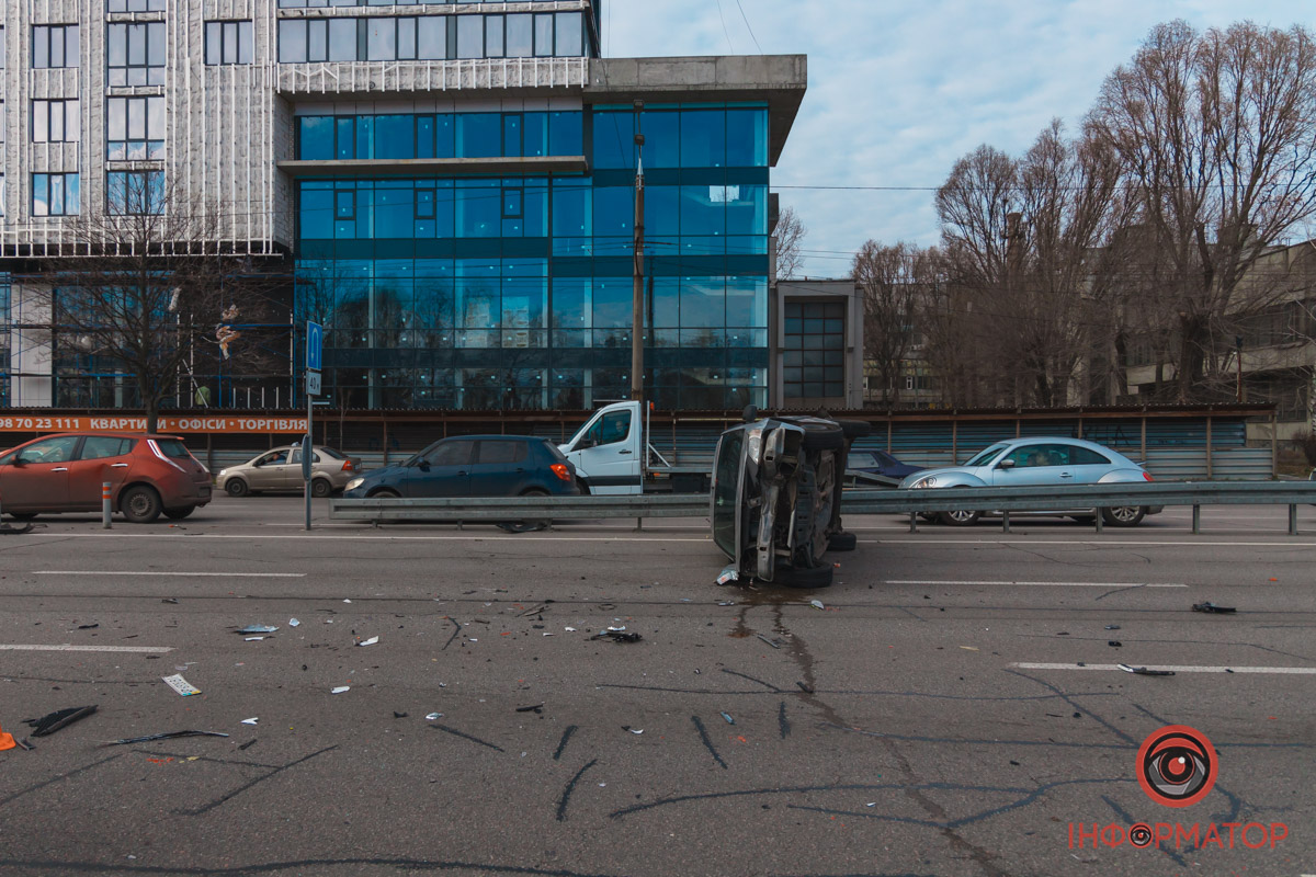 Останній перекинувся на бік