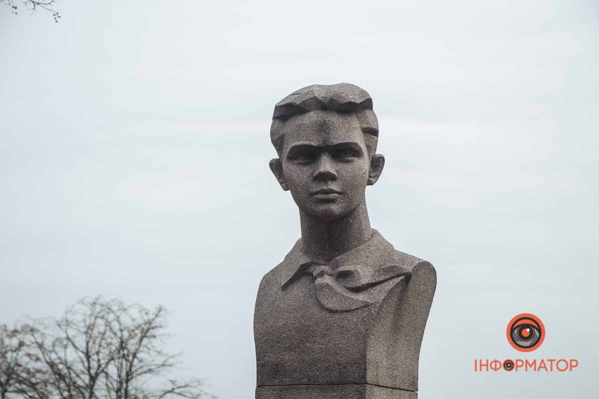 Пам’ятник Володі Дубініну