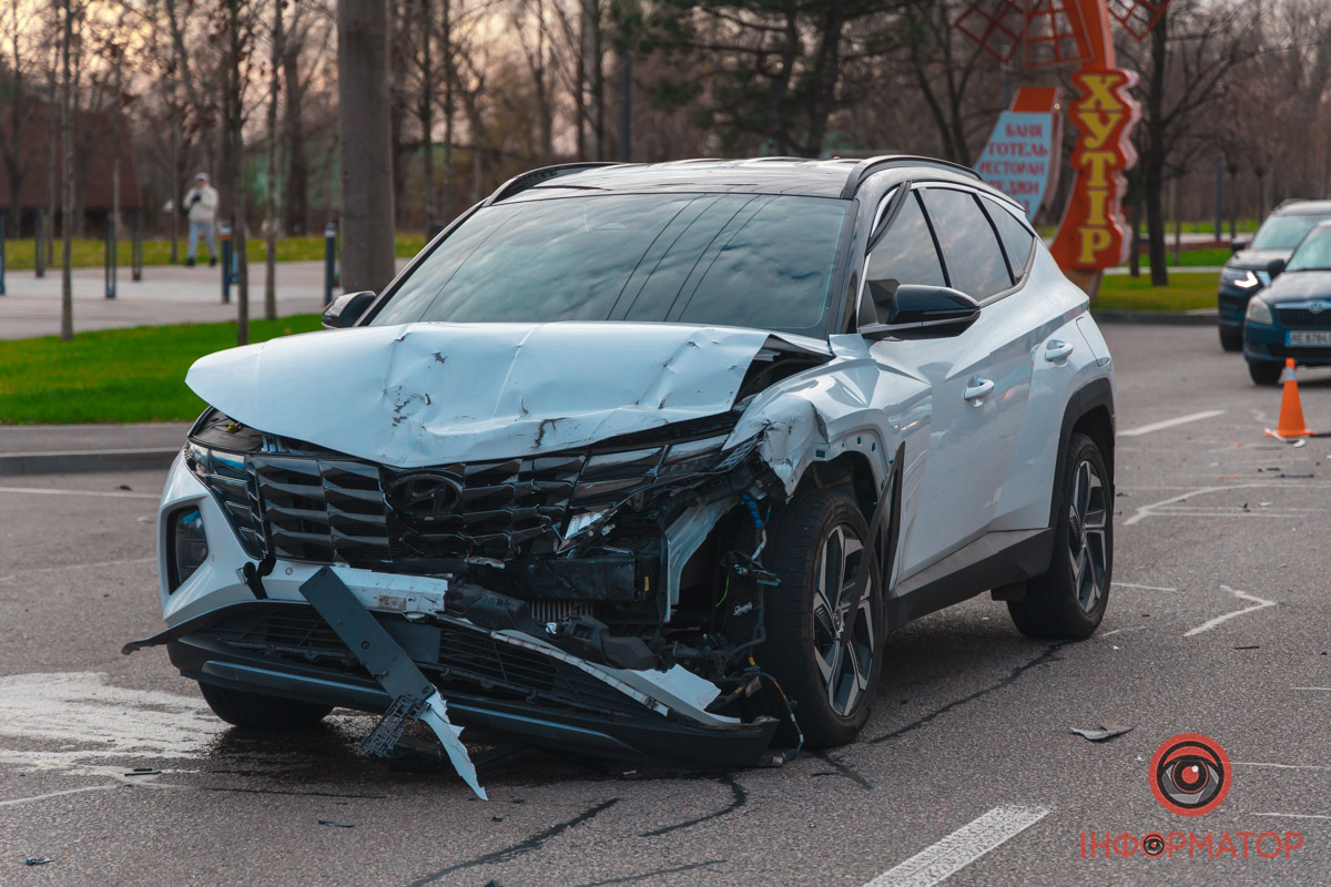 Водій Hyundai змінив смугу