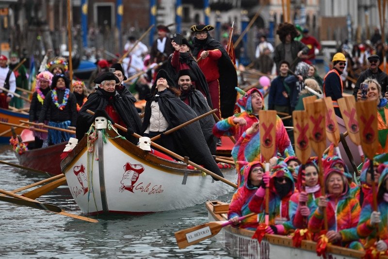Венеція святкує карнавал - фото 6