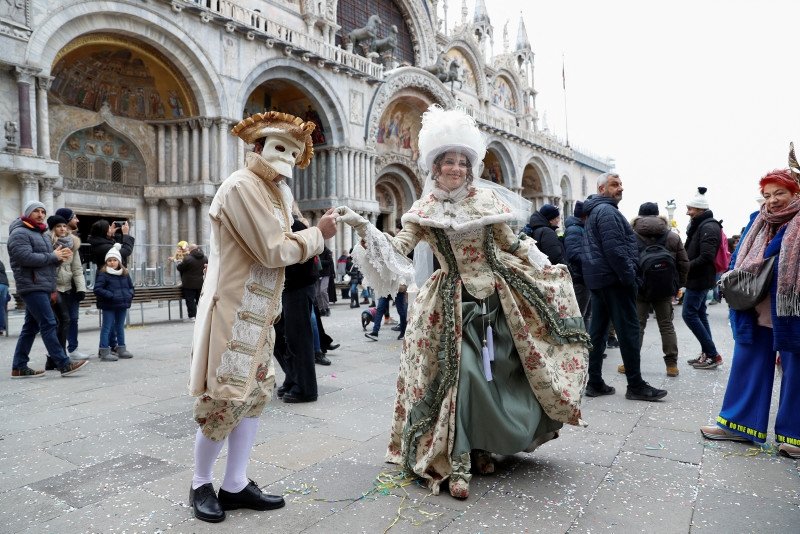Венеція святкує карнавал - фото 2