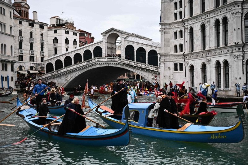 Венеція святкує карнавал - фото 8