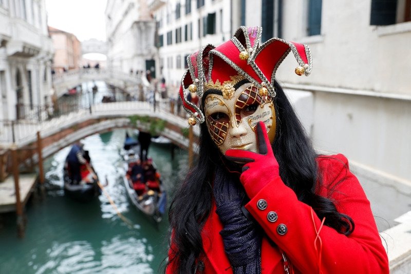 Венеція святкує карнавал - фото 1