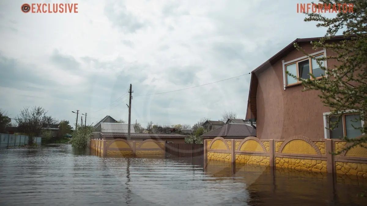 Рятувальні служби працюють цілодобово: яка ситуація з підтопленнями у Дніпрі та Дніпровському районі