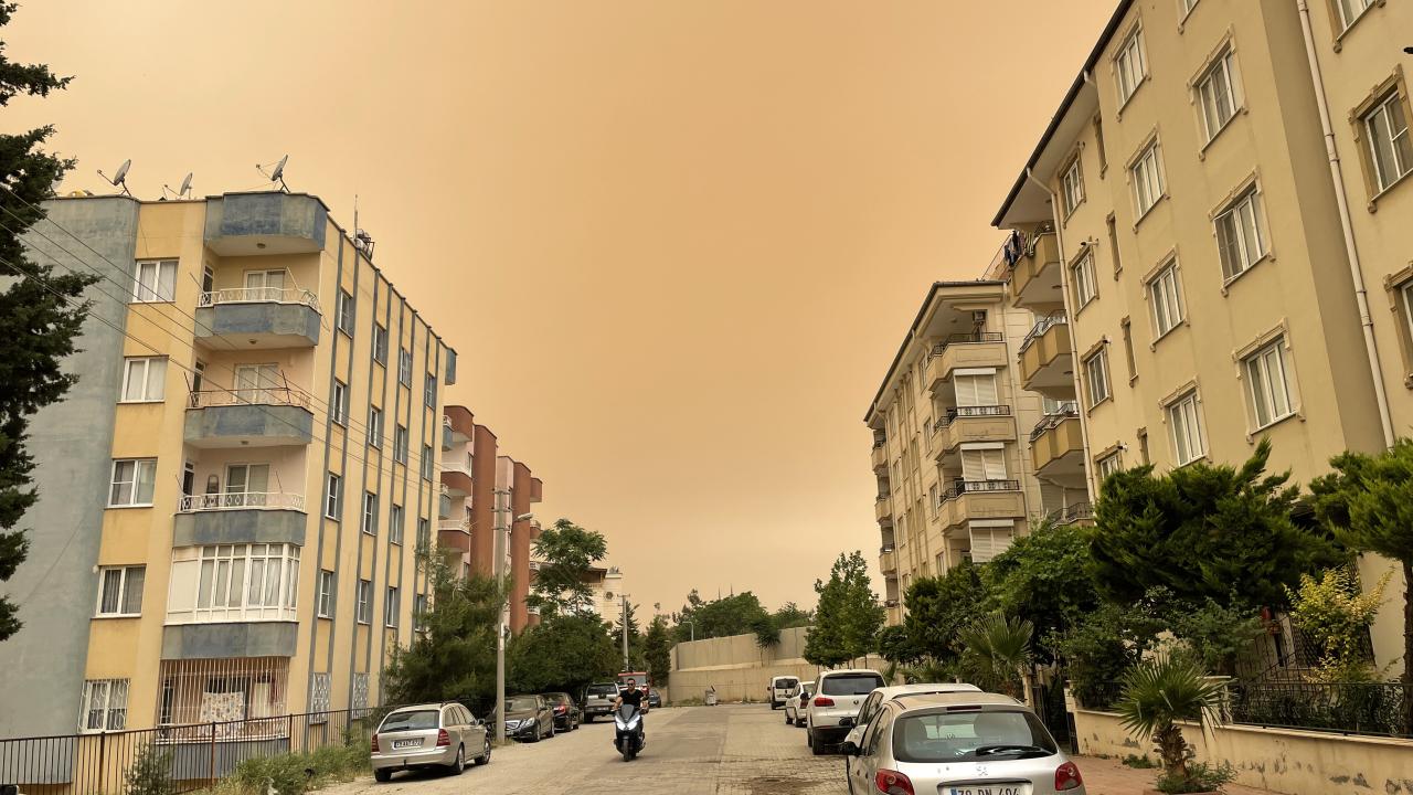 Код "жовтий": турецькі метеорологи попереджують про пилові бурі в 15 провінціях - фото 12