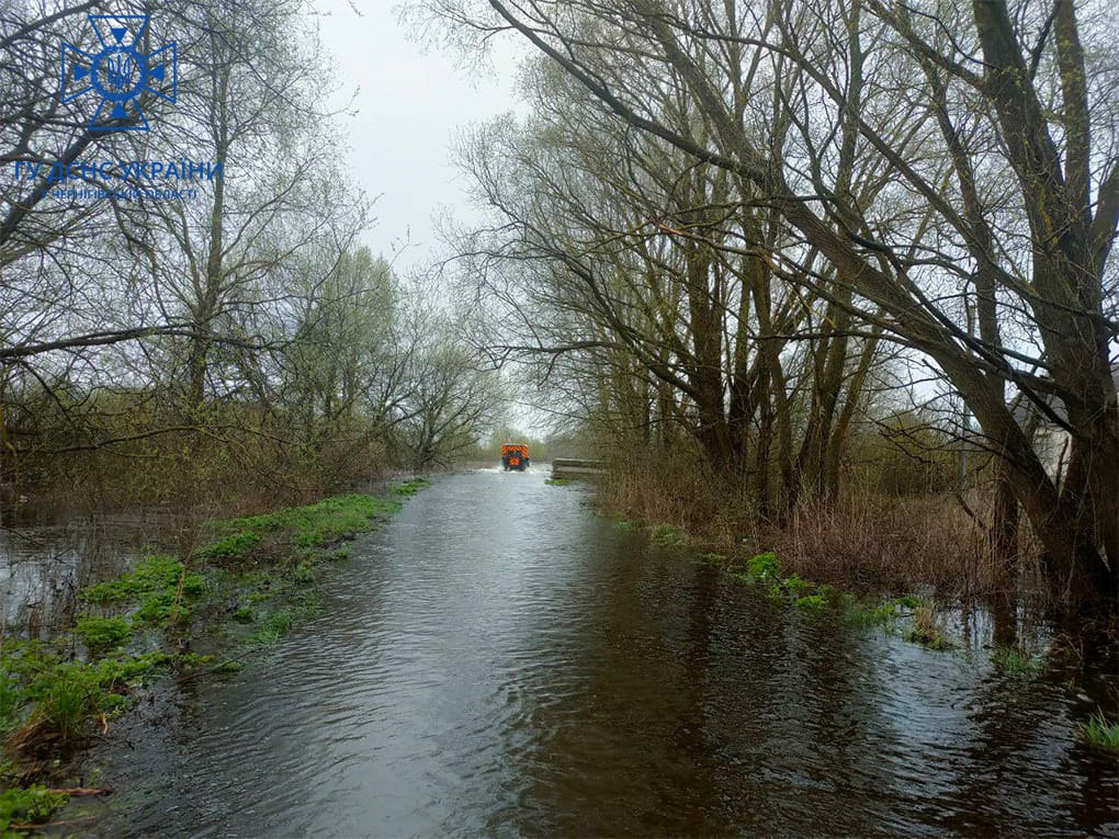 Підтоплення зачепило п'ять областей України: людям підвозять воду та харчі - фото 3