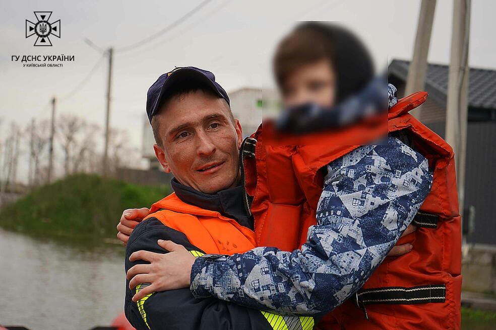 Підтоплення зачепило п'ять областей України: людям підвозять воду та харчі - фото 6