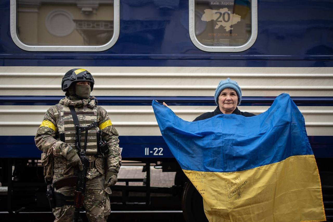 День "залізних людей": Зеленський пояснив, чому залізниця – значно більше, ніж просто транспорт - фото 10
