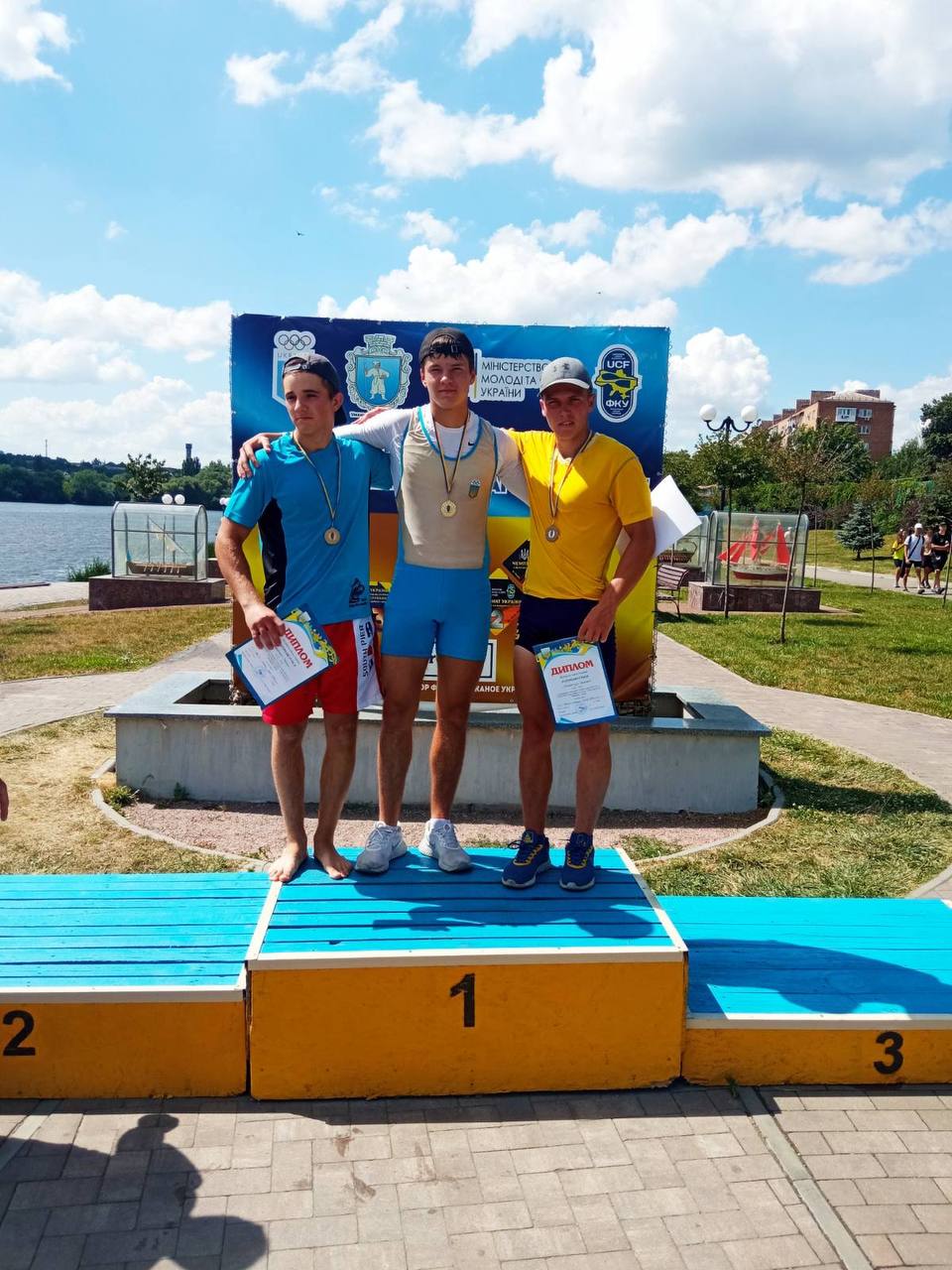 Кам'янчани стали призерами командного чемпіонату України з веслування на байдарках та каное