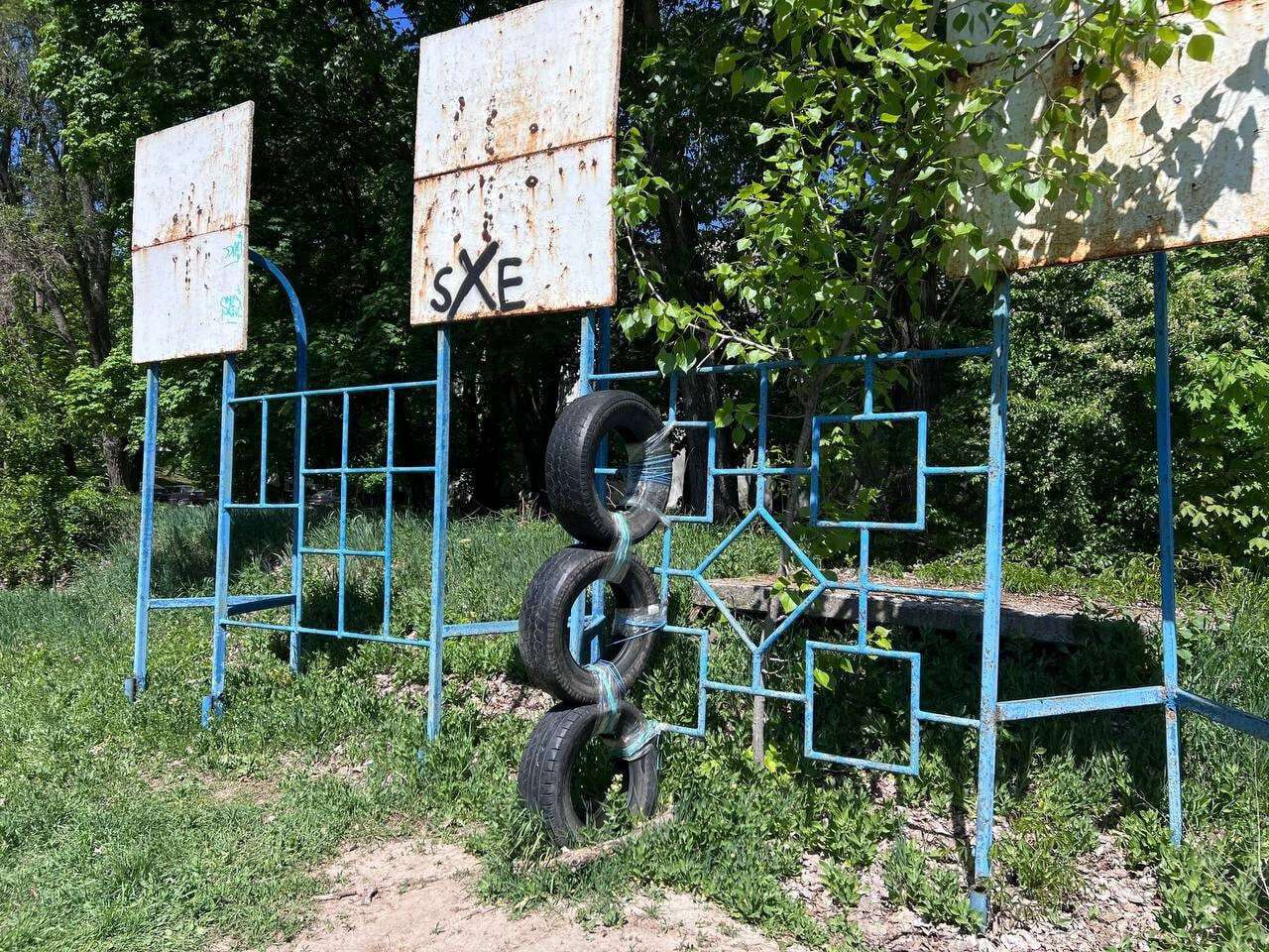 Замість престижного закладу - руїни та смітник