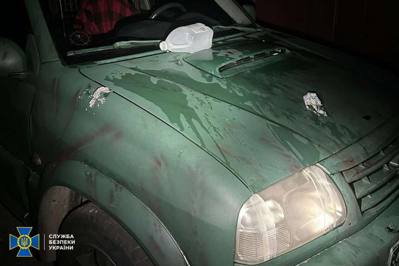 Підпалити авто ЗСУ намагався підліток у Дніпрі