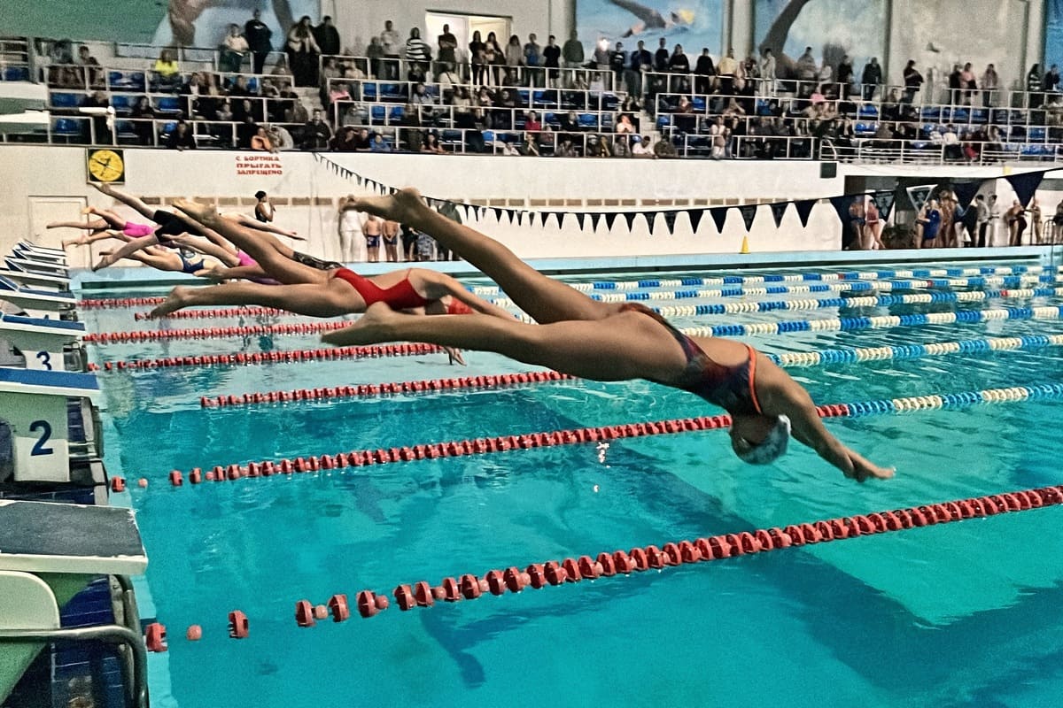 У Камʼянському пройшов відкритий чемпіонат ДЮСШ №5 з плавання