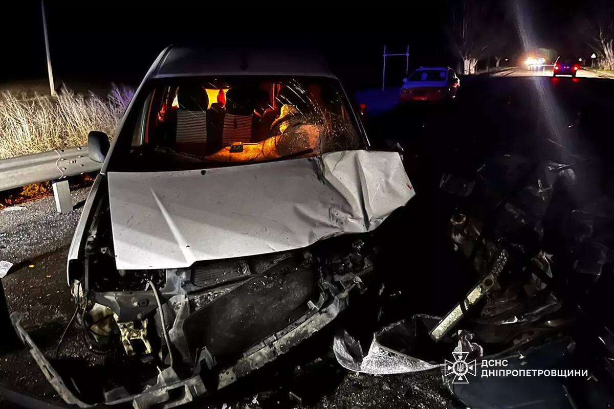 ДТП у Слобожанському 13 грудня: одного з водіїв вирізали з авто