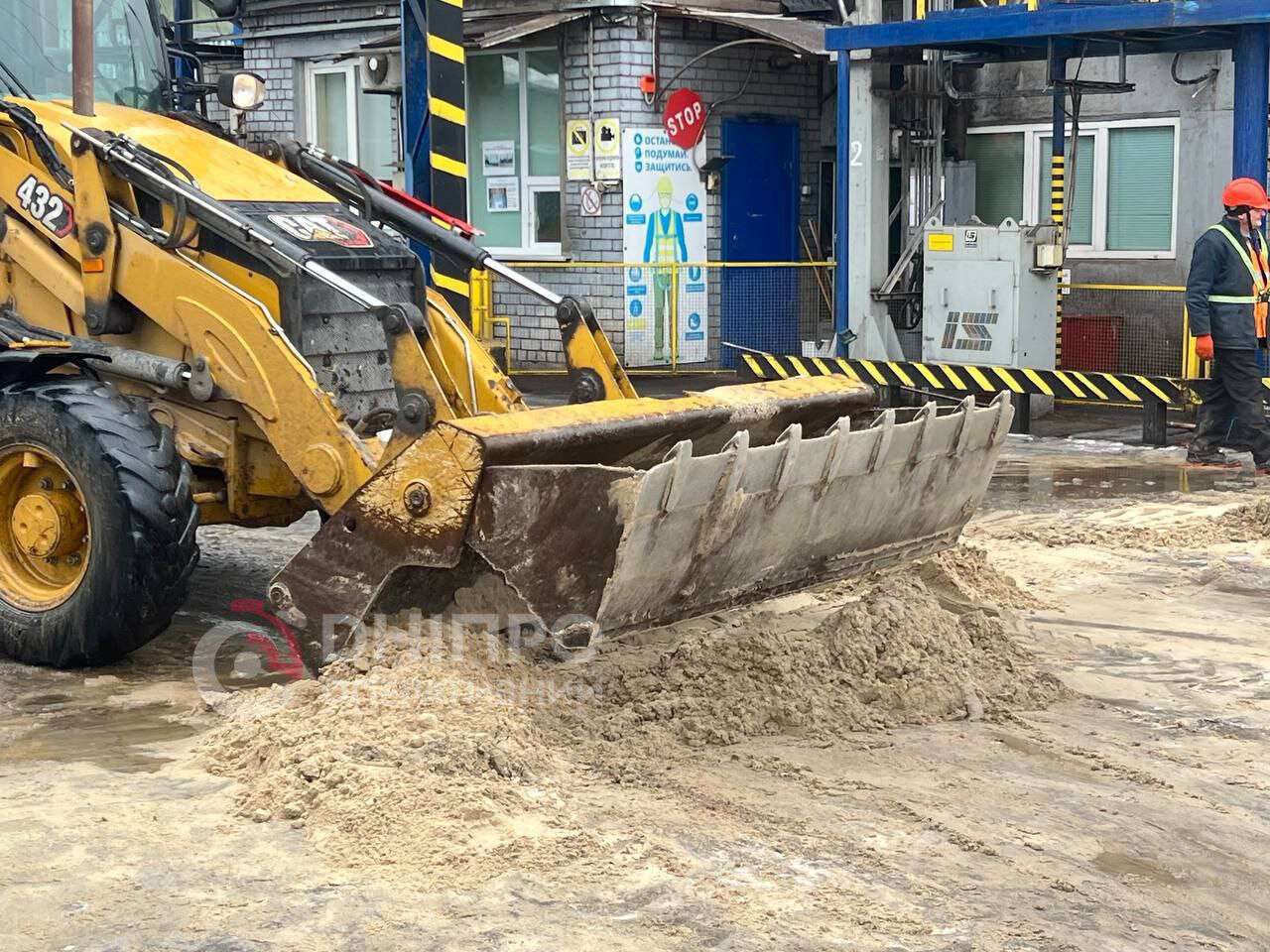 Рух Січеславською Набережною відновили після обстрілу 5 січня