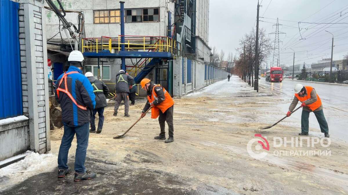 Рух Січеславською Набережною відновили після обстрілу 5 січня