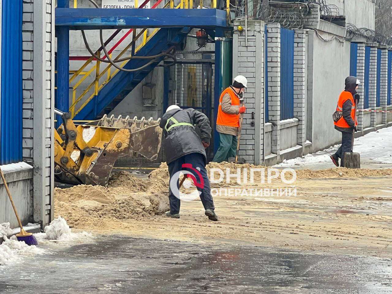 Рух Січеславською Набережною відновили після обстрілу 5 січня