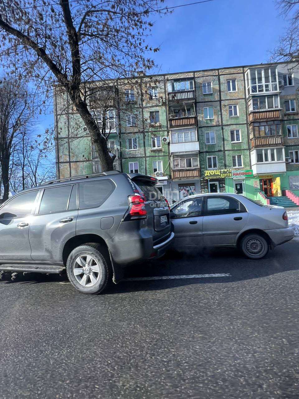 ДТП у Дніпрі: де вранці 26 січня ускладнено рух