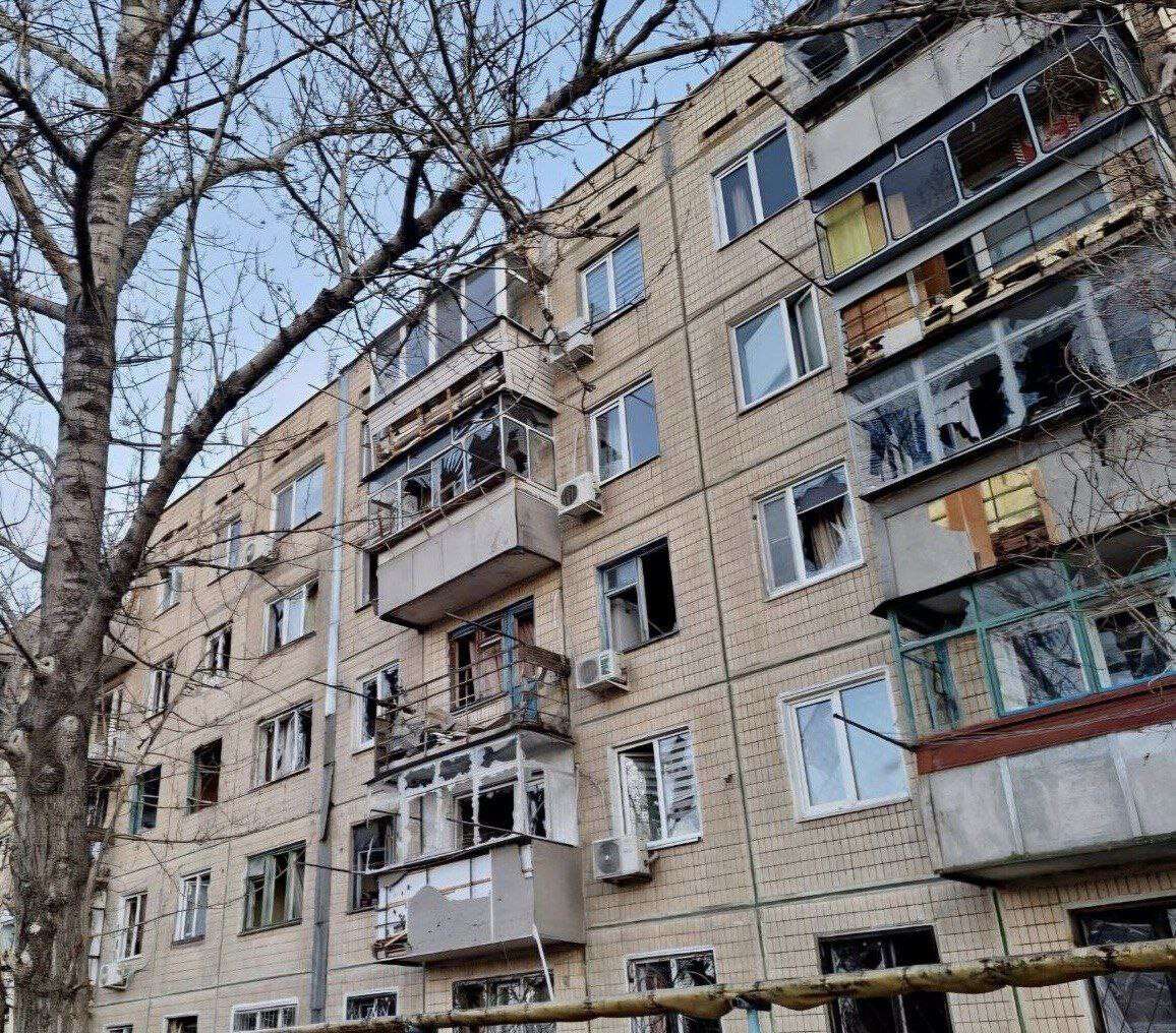 Атаки на Дніпропетровщину 7 березня: виникла масштабна пожежа, є загиблий та постраждала