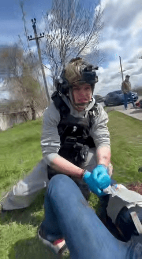 Блогер Потєряйло (Кучер) хайпує на прильотах, вдає із себе &ldquo;лікаря&rdquo; і паразитує на постраждалих, - це обурює такмед-спільноту - волонтер-медик Олег Шишков