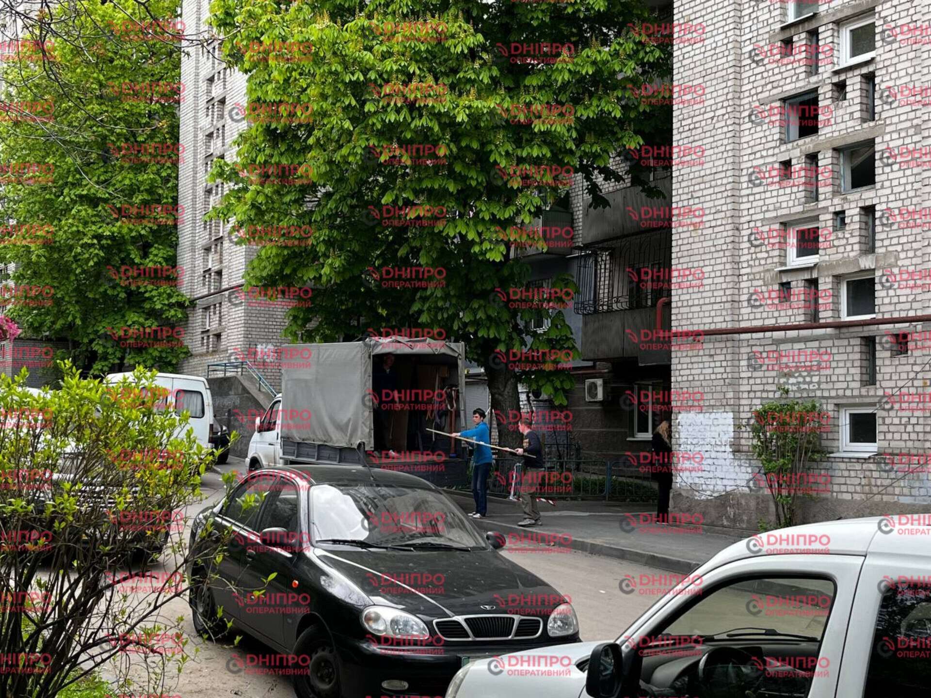 Атака на Дніпро 23.04: що відбувається біля пошкодженого будинку 28.04