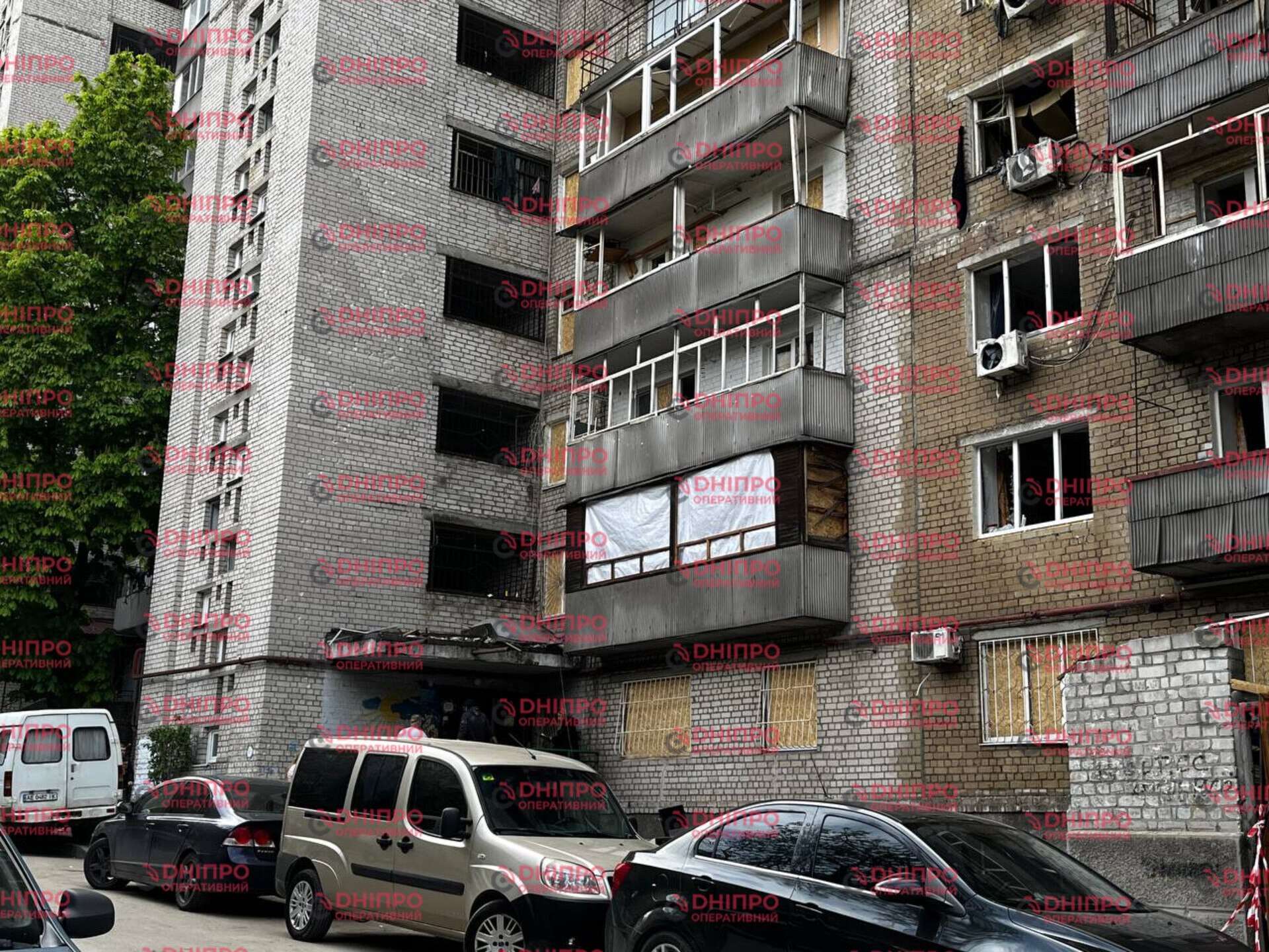 Атака на Дніпро 23.04: що відбувається біля пошкодженого будинку 28.04