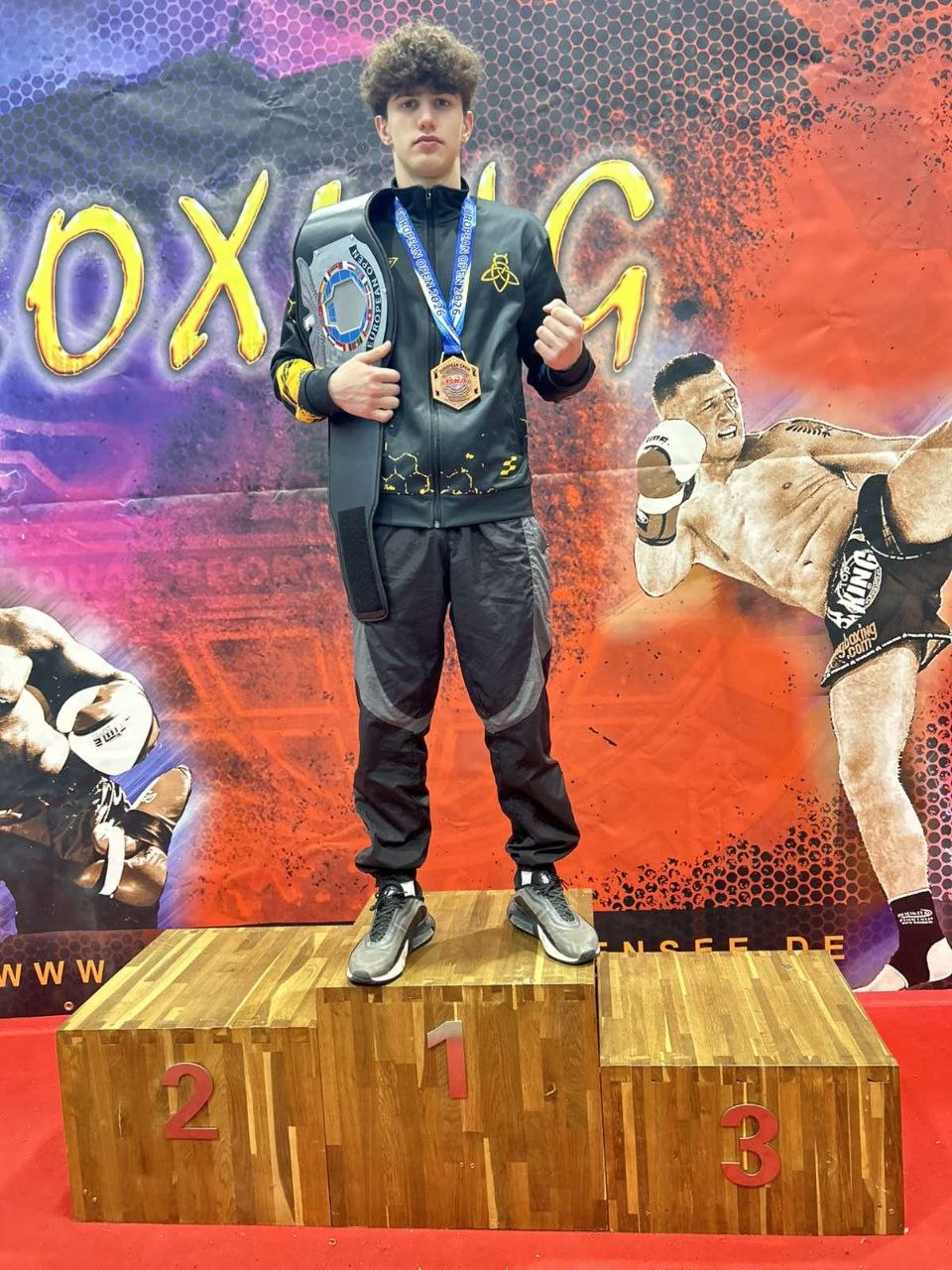 Кікбоксери Кам’янського здобули три медалі чемпіонату Європи 3 photo 5212975053711023912 y