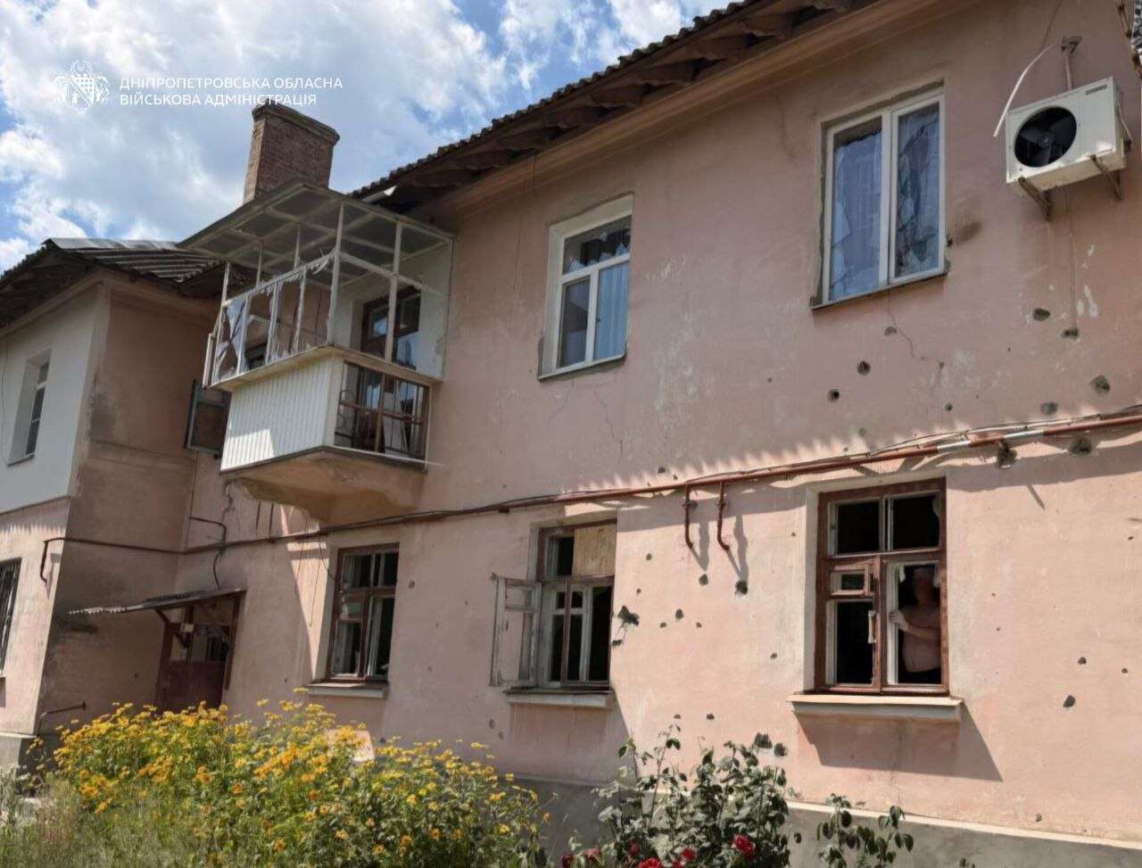 Атаки 28.06: на Дніпропетровщині пошкоджені житлові будинки, виникла пожежа