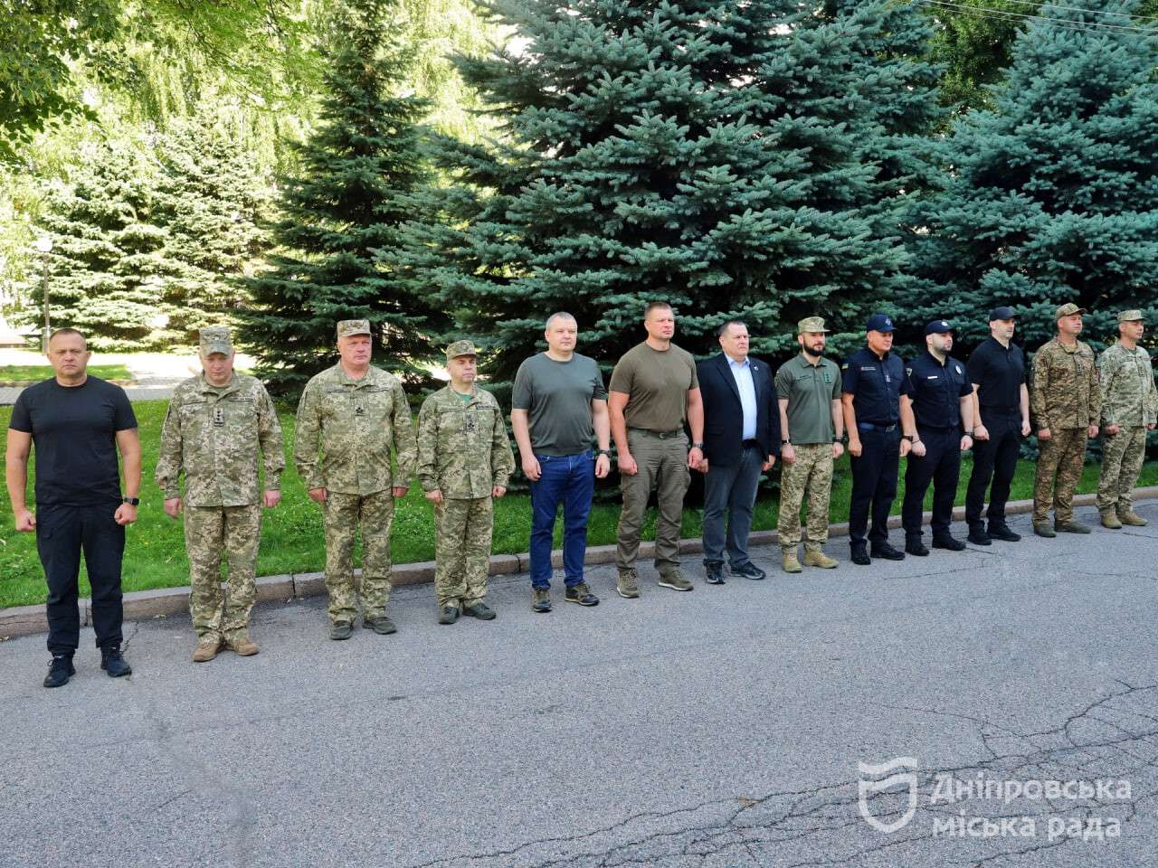 Мер Філатов та керівник ДніпроОВА привітали військових із 10-ю річницею створення ПвК