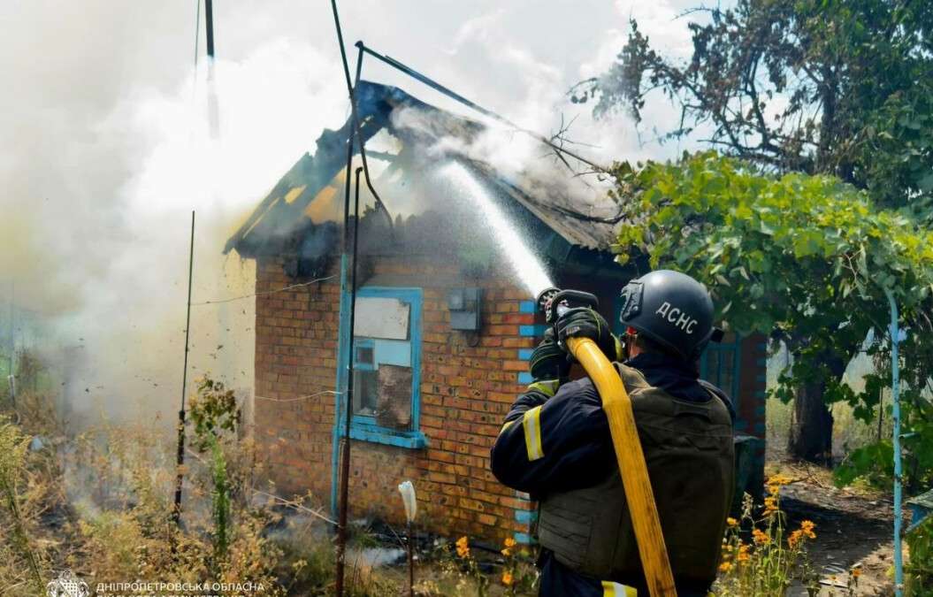 Є загиблі та поранені: рф атакувала чотири райони Дніпропетровщини