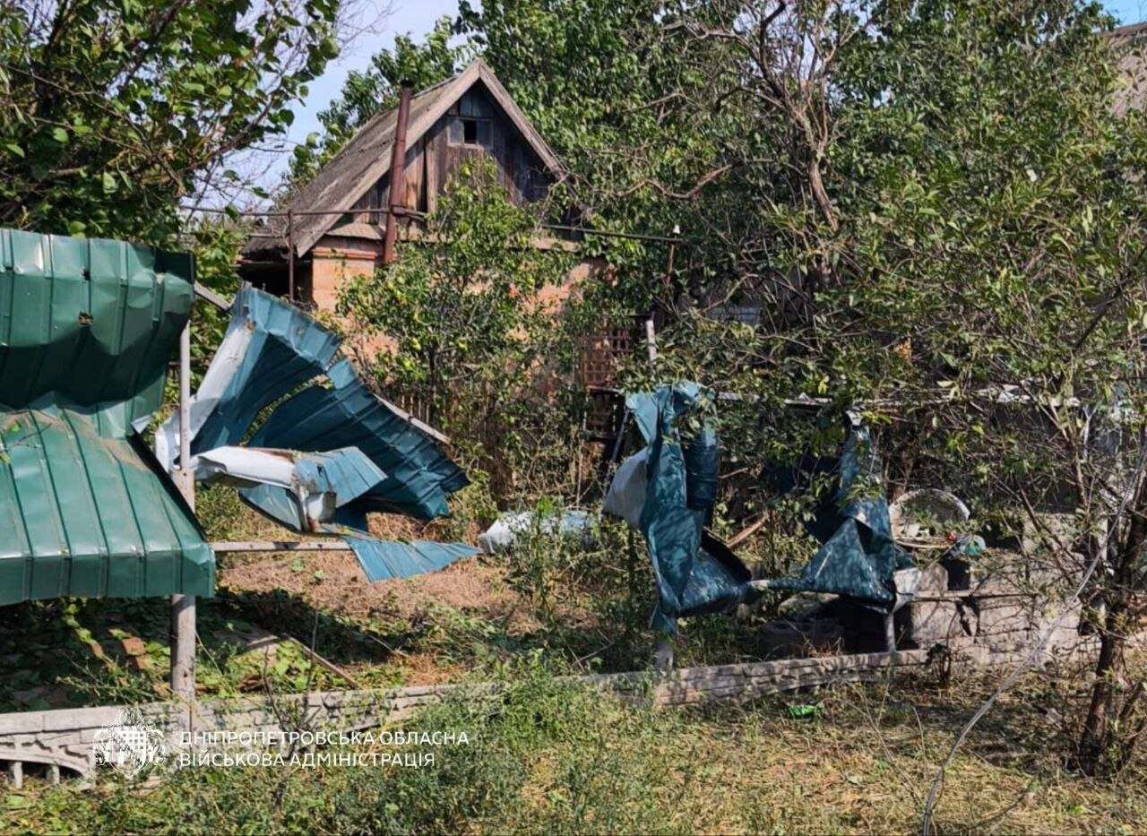 Є загиблий та поранені: чотири райони Дніпропетровщини потерпали від атак рф протягом дня