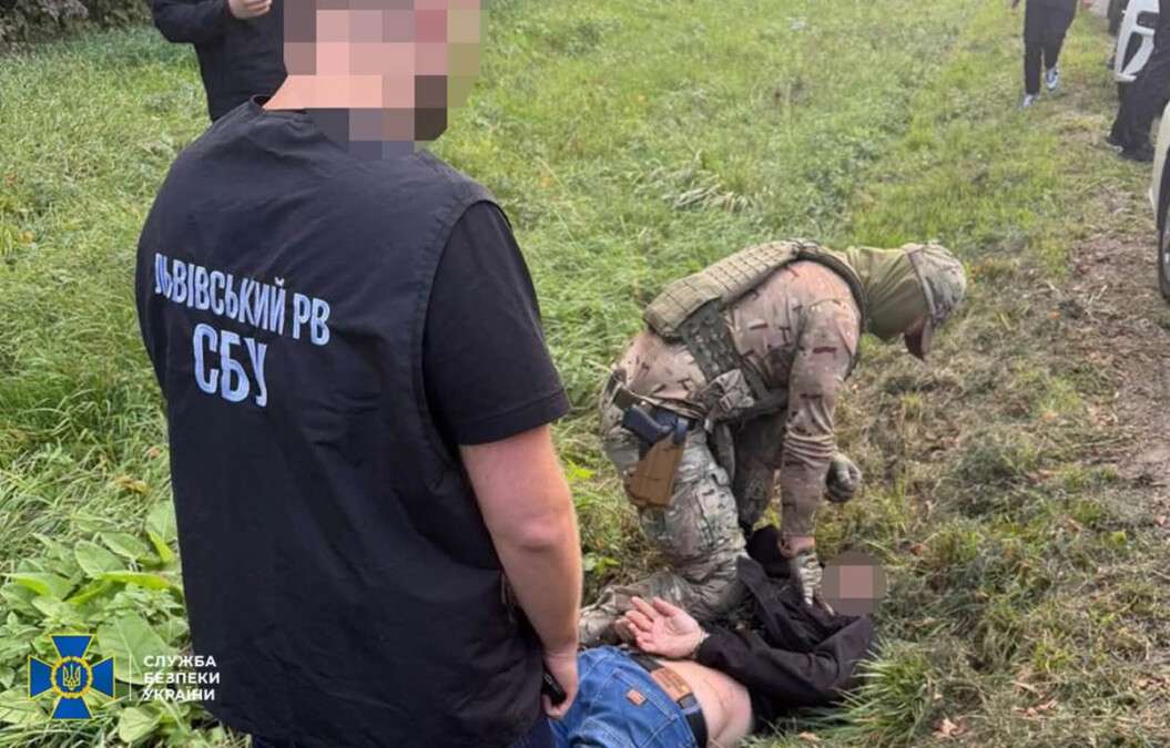 Дніпрянина затримали за організацію незаконного переправлення військовозобов’язаних за кордон – СБУ