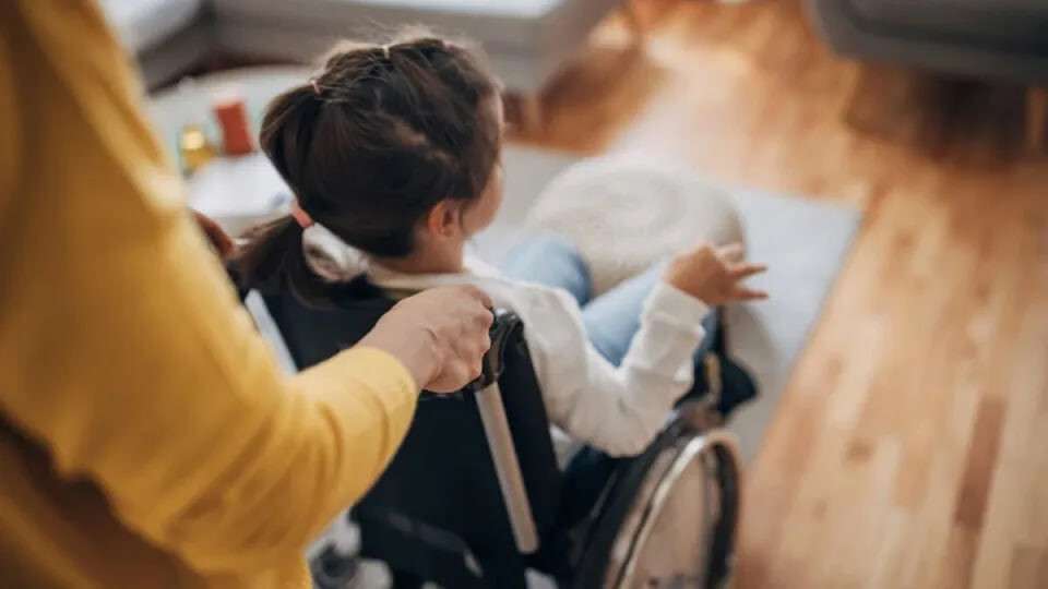 Виплати людям з інвалідністю у 2026 році: пенсії та допомога