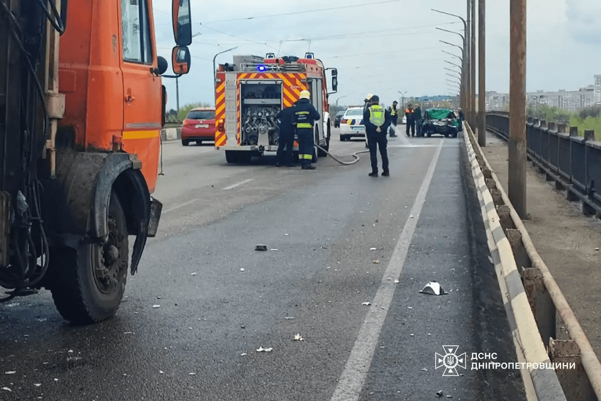 ДТП на мосту в Дніпрі